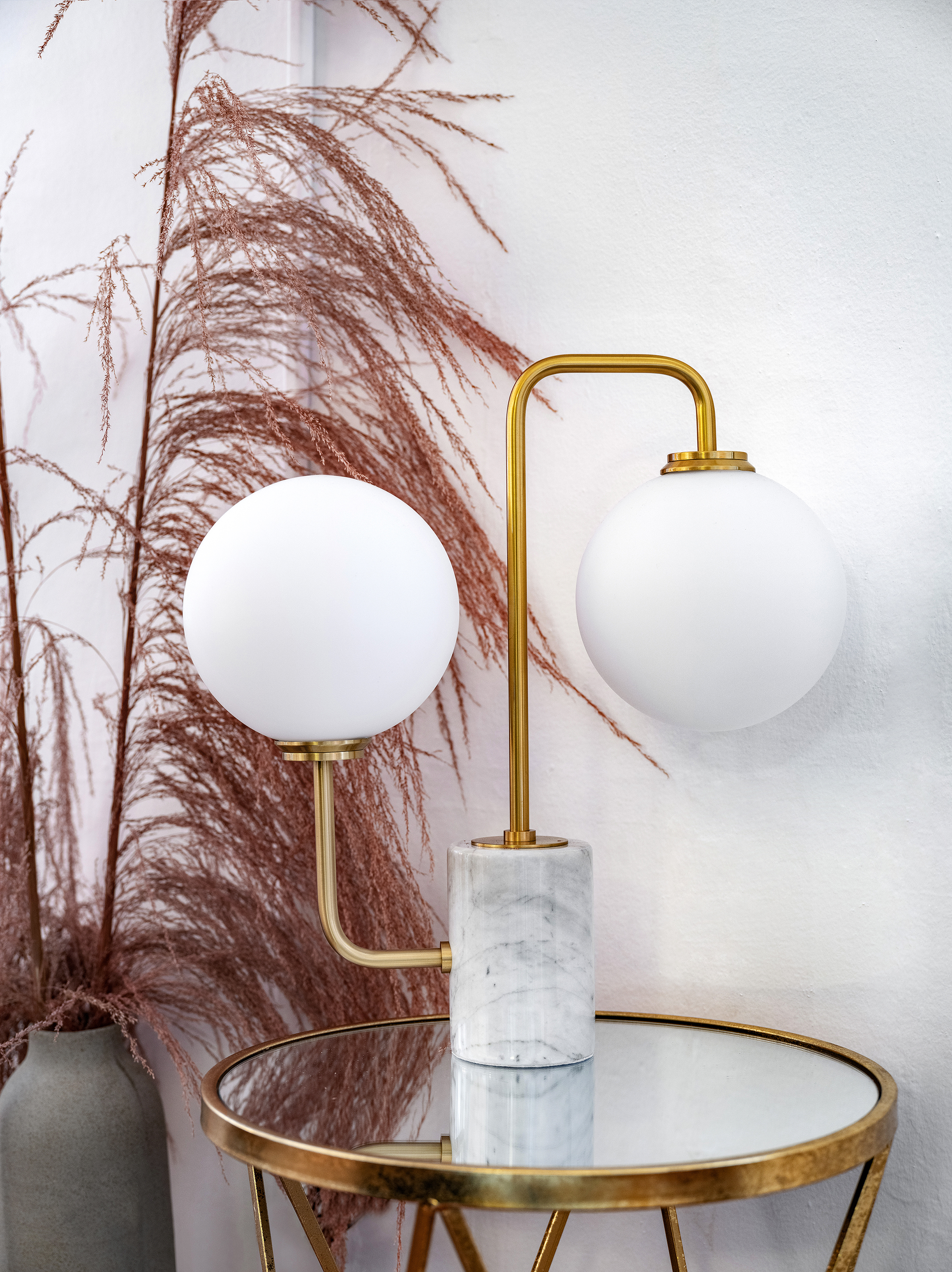 pelle asymmetrical table lamp